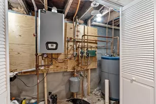 23-25 Burtt St, Lowell, MA 01851 - Photo 39