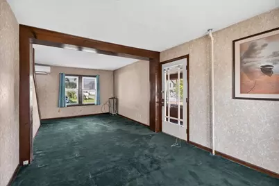 35 Lorraine St, Chicopee, MA 01013 - Photo 5