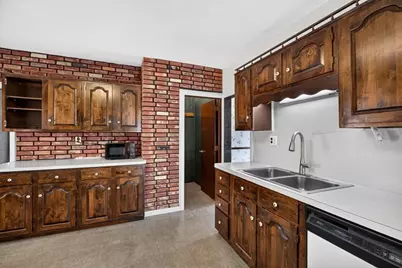 35 Lorraine St, Chicopee, MA 01013 - Photo 11