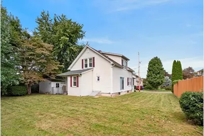 35 Lorraine St, Chicopee, MA 01013 - Photo 31
