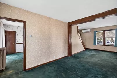 35 Lorraine St, Chicopee, MA 01013 - Photo 7