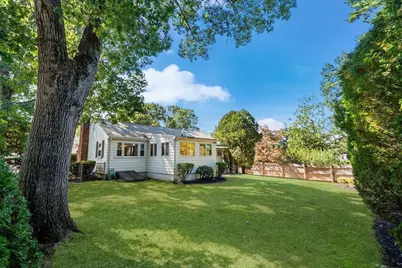 39 Robin Rd, Wakefield, MA 01880 - Photo 11