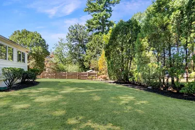 39 Robin Rd, Wakefield, MA 01880 - Photo 3