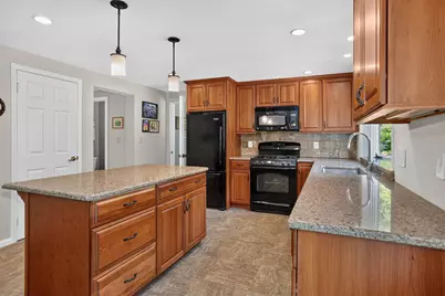 5 Carruth Dr, Northborough, MA 01532 - Photo 7