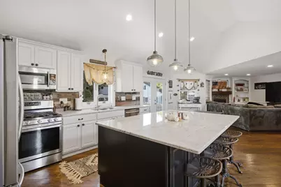 47 John St, Lunenburg, MA 01462 - Photo 3