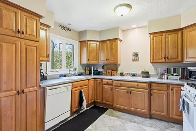 211 Allen St, East Longmeadow, MA 01028 - Photo 11