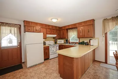 14 Brentwood Dr, Leominster, MA 01453 - Photo 11