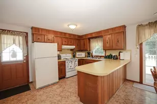 14 Brentwood Dr, Leominster, MA 01453 - Photo 11