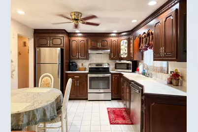 38 Amelia Pl, Revere, MA 02151 - Photo 9