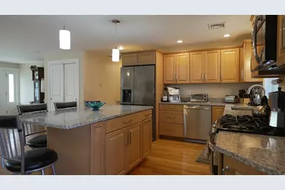23 Laurine Rd, Saugus, MA 01906 - Photo 5