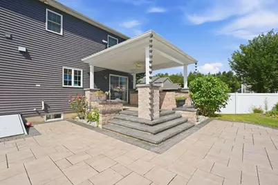 37 Wells St, Springfield, MA 01104 - Photo 5