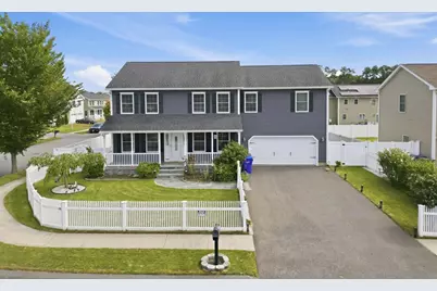 37 Wells St, Springfield, MA 01104 - Photo 1