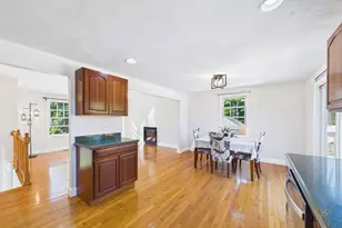 7 Vincent St, Dartmouth, MA 02747 - Photo 9