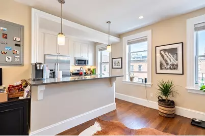121 Pembroke Street #3, Boston, MA 02118 - Photo 7