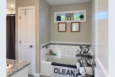 4 Meredith Way, Sturbridge, MA 01518 - Photo 21