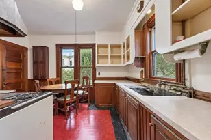 26 Walnut Pl, Newton, MA 02460 - Photo 15