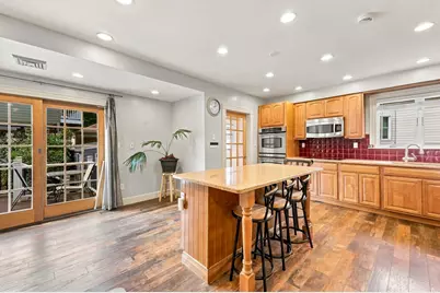 70 Hovey St, Watertown, MA 02472 - Photo 5