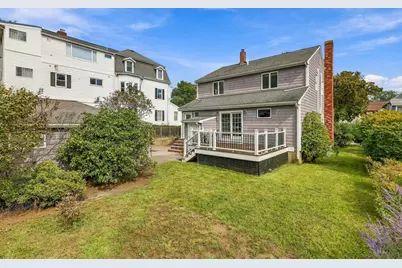 70 Hovey St, Watertown, MA 02472 - Photo 17