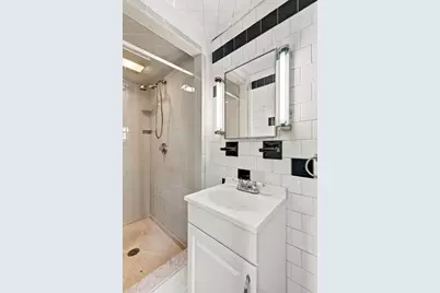 70 Hovey St, Watertown, MA 02472 - Photo 15