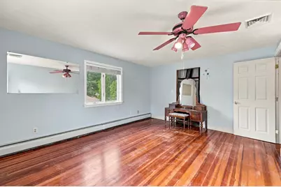 70 Hovey St, Watertown, MA 02472 - Photo 9