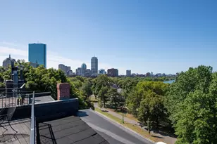 112 Pinckney St, Boston, MA 02114 - Photo 23