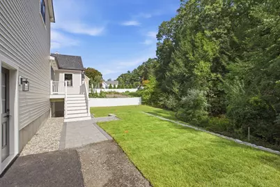 11 Lexington St, Burlington, MA 01803 - Photo 37