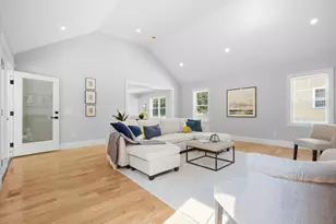 11 Lexington St, Burlington, MA 01803 - Photo 17
