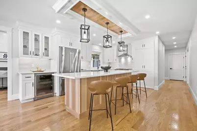 11 Lexington St, Burlington, MA 01803 - Photo 7