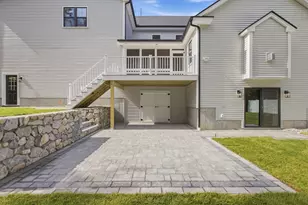 11 Lexington St, Burlington, MA 01803 - Photo 39