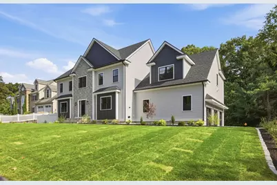 11 Lexington St, Burlington, MA 01803 - Photo 3