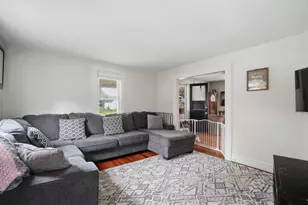 12 1st St, East Longmeadow, MA 01028 - Photo 3