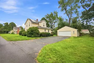 12 1st St, East Longmeadow, MA 01028 - Photo 1