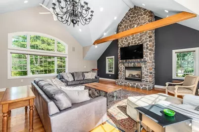44 Warren St, Georgetown, MA 01833 - Photo 11