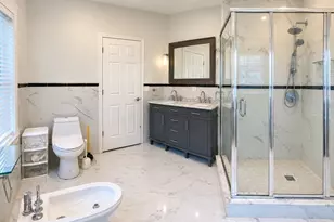 10-12 Bradbury Ave, Medford, MA 02155 - Photo 9