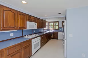 54 Ryan Rd, Northampton, MA 01062 - Photo 7