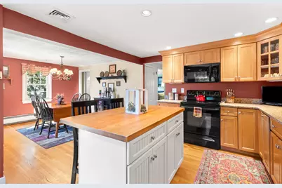 69 Hemlock St, Arlington, MA 02474 - Photo 3