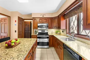 191 Fairway Dr, Seekonk, MA 02771 - Photo 3