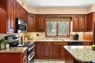 191 Fairway Dr, Seekonk, MA 02771 - Photo 5