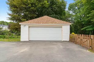 191 Pleasant St, Leominster, MA 01453 - Photo 17