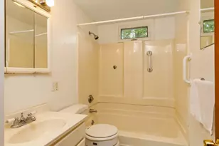 255 Pleasant St, Lunenburg, MA 01462 - Photo 7