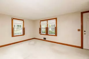 255 Pleasant St, Lunenburg, MA 01462 - Photo 5