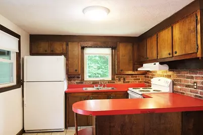 255 Pleasant Street, Lunenburg, MA 01462 - Photo 3
