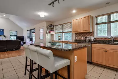 18 Pilgrim Rd, Ashland, MA 01721 - Photo 7