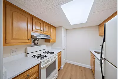 18 Kingswood Dr #5, Abington, MA 02351 - Photo 3