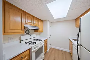 18 Kingswood Dr, Abington, MA 02351 - Photo 3