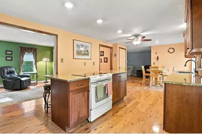 10 Flaxfield Rd, Dudley, MA 01571 - Photo 9