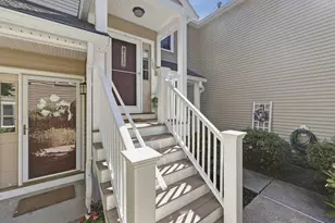 129 Tyson Commons Ln, Braintree, MA 02184 - Photo 3