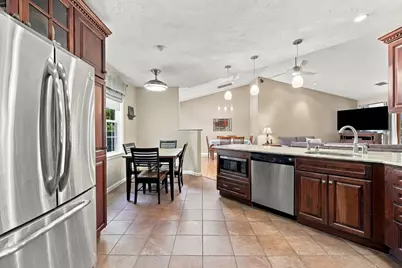 129 Tyson Commons Lane #129, Braintree, MA 02184 - Photo 5