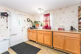 50 Hatherly Rd, Waltham, MA 02451 - Photo 5
