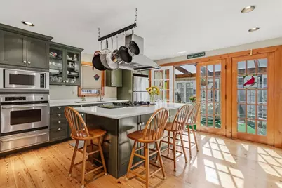 16 Common Street, Boston, MA 02129 - Photo 9